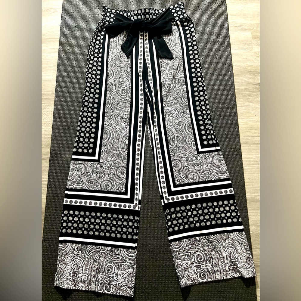 INC stylish bow tie pants. PP